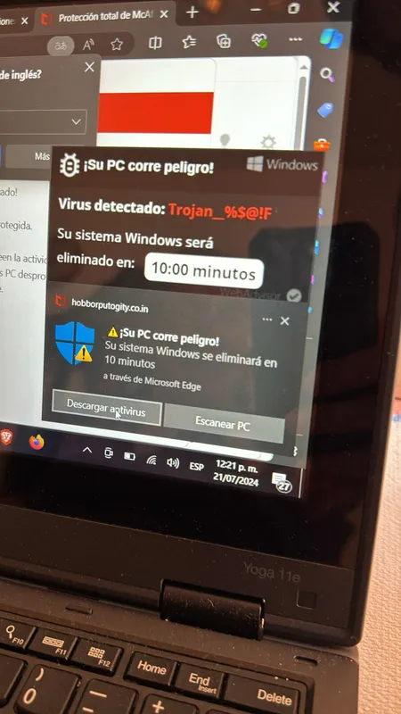 Ventana emergente falsa de un navegador que dice que el sistema se eliminará en 10 minutos y ofrece descargar un antivirus