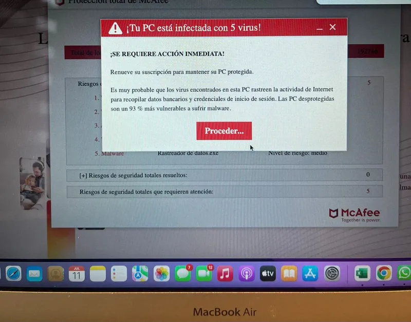 Ventana emergente falsa que dice que la computadora está infectada con 5 virus y pide renovar una suscripción