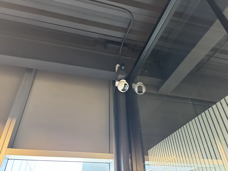 Cámara acceso corporativo Querétaro JARVIZ