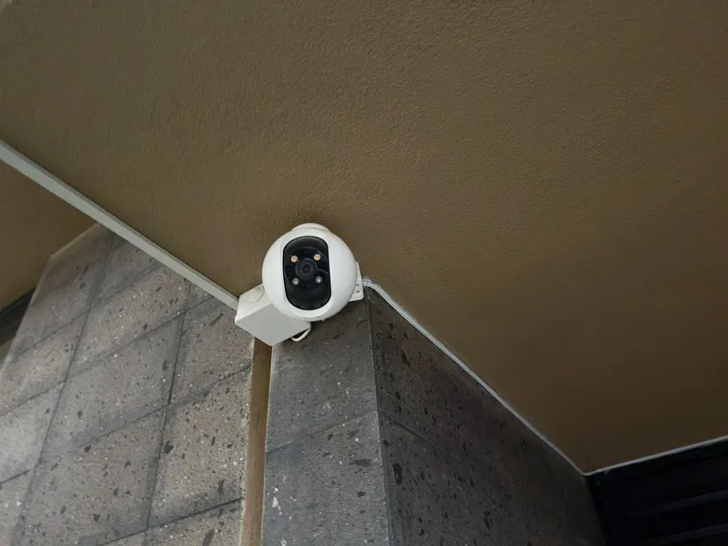 Cámara seguridad nocturna residencia privada Juriquilla