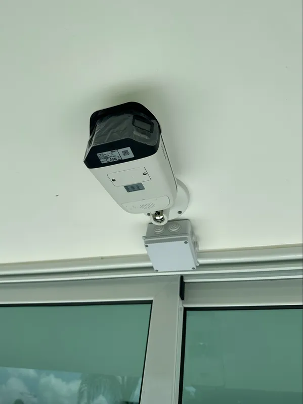 Instalación cámara seguridad Juriquilla JARVIZ