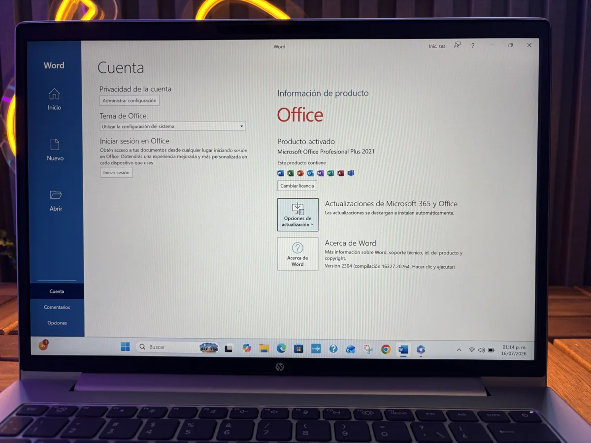Pantalla de cuenta de Word que muestra el producto activado