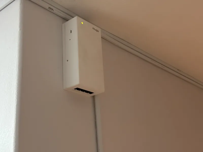 Instalación WiFi empresarial Juriquilla JARVIZ