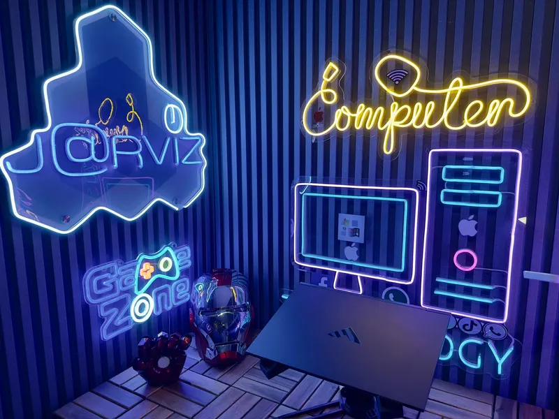 Espacio de trabajo JARVIZ neon tecnología Juriquilla
